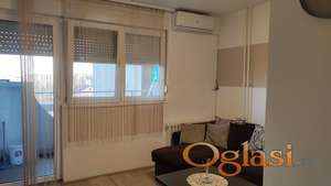 1.5 soban namesten stan u samom centru grada